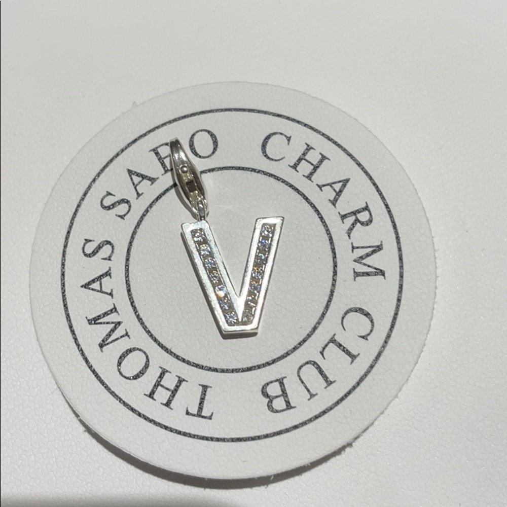 Thomas Sabo letter “V” charm